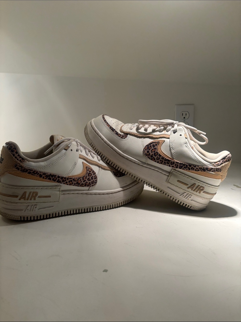 Nike White Low-Top Sneakers with Pink Accent